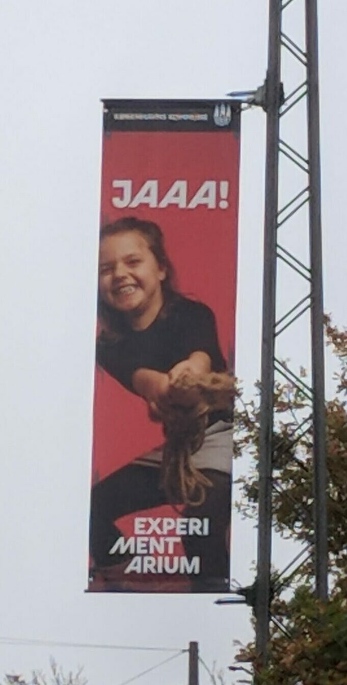 Poster from Experimentarium with text: Jaaa!